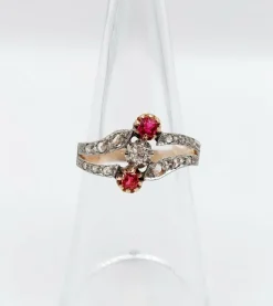 Bague victorienne or rose, diamants, pierres rouges (circa 1880)