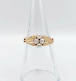 Bague victorienne or rose 18k ornée de perles formant une fleur dans une monture finement travaillée (circa 1900)