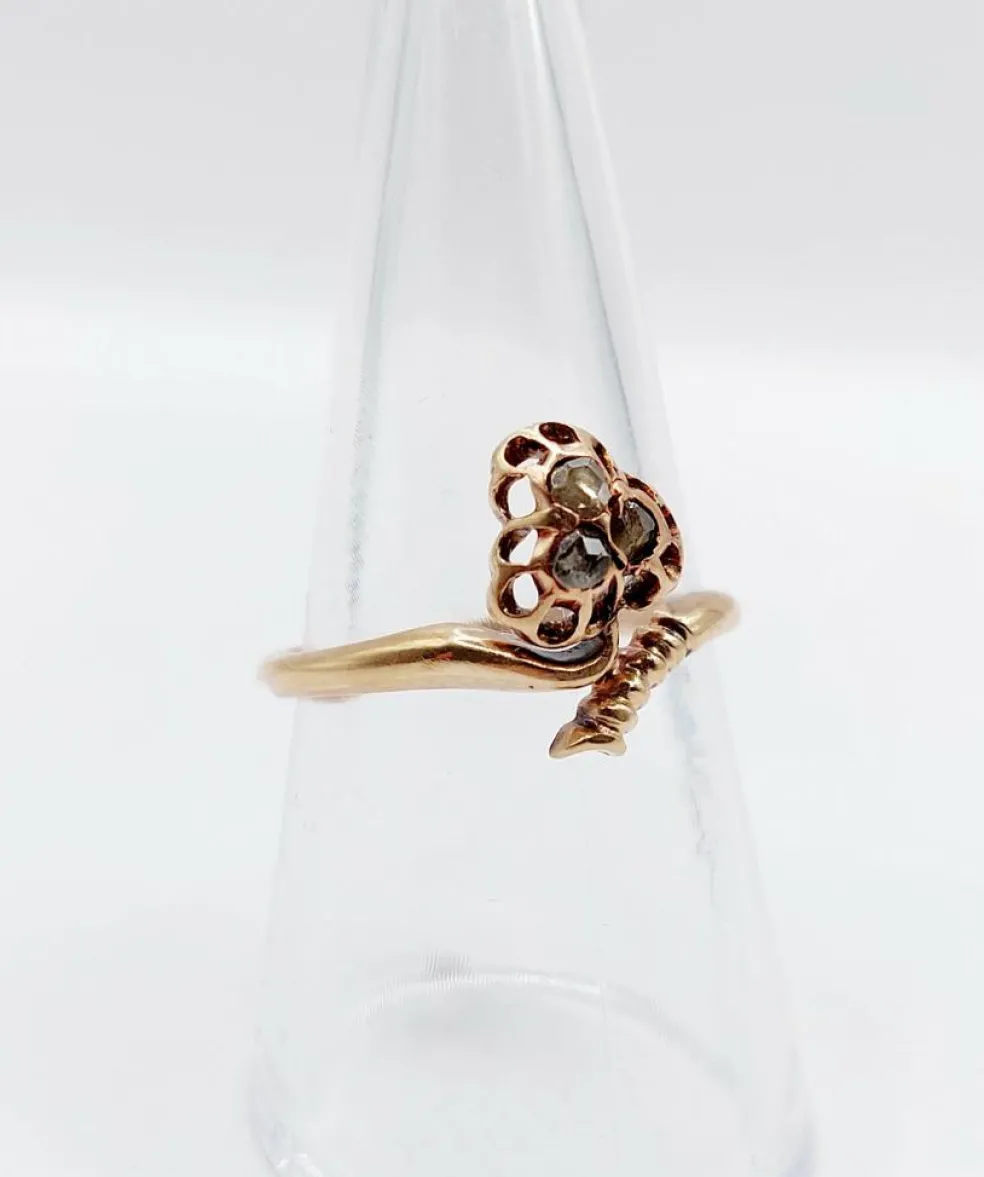 Bague victorienne or rose 18k trèfle orné de diamants taille roses (circa 1900) antique