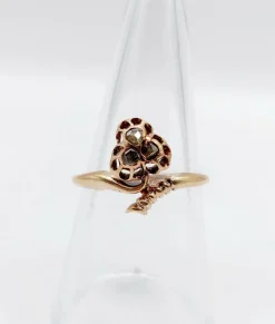 Bague victorienne or rose 18k trèfle orné de diamants taille roses (circa 1900) antique