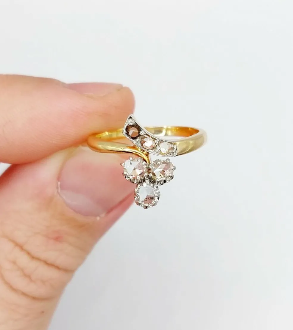 Bague victorienne or, trèfle et diamant taille roses (circa 1880)
