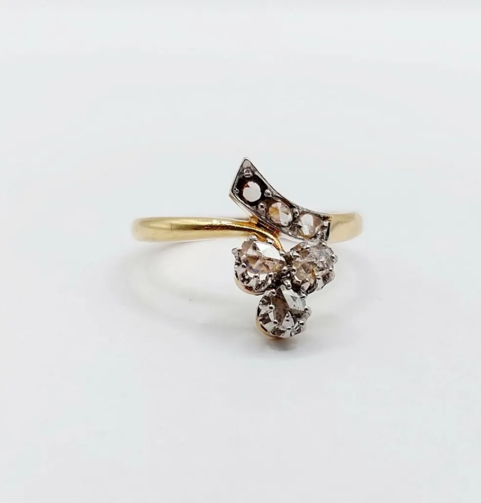 Bague victorienne or, trèfle et diamant taille roses (circa 1880)