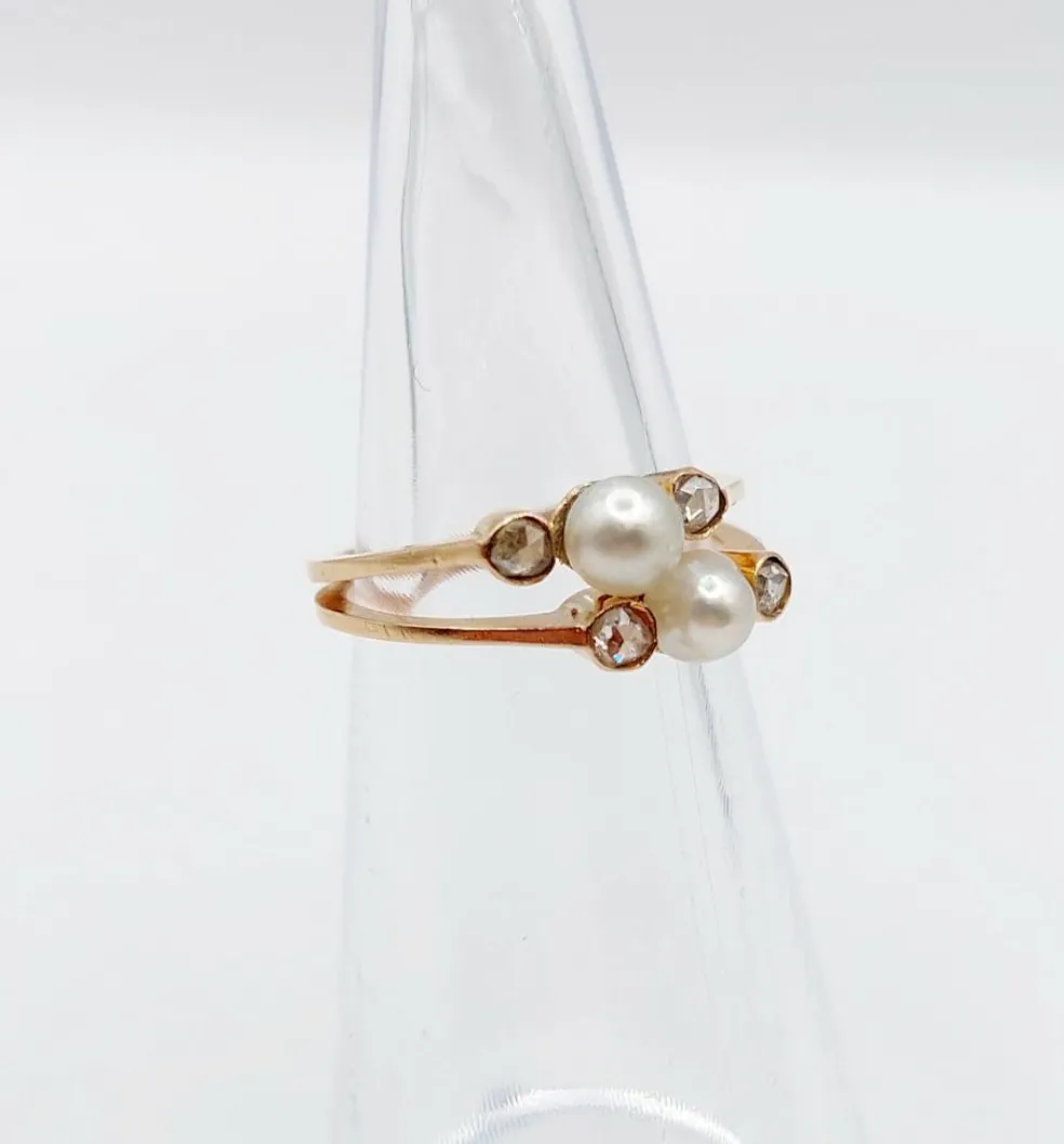 Bague victorienne toi et moi or rose, perles épaulées de diamant (circa 1900)