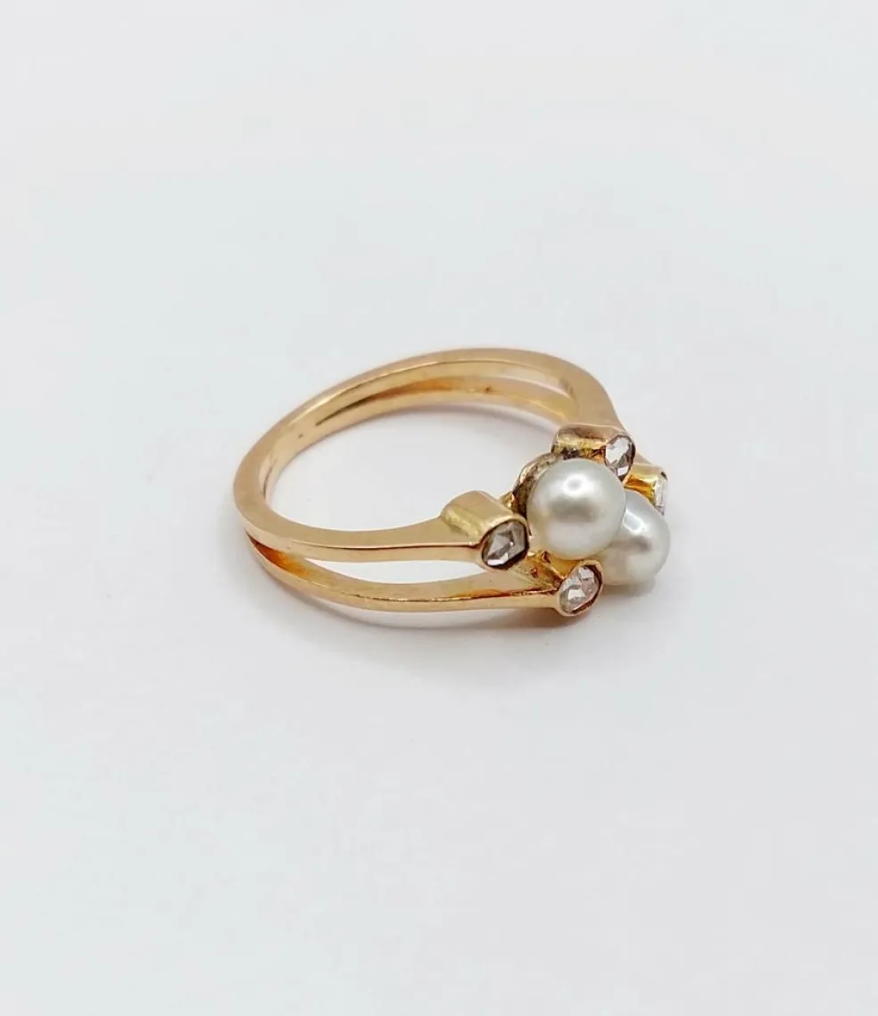 Bague victorienne toi et moi or rose, perles épaulées de diamant (circa 1900)