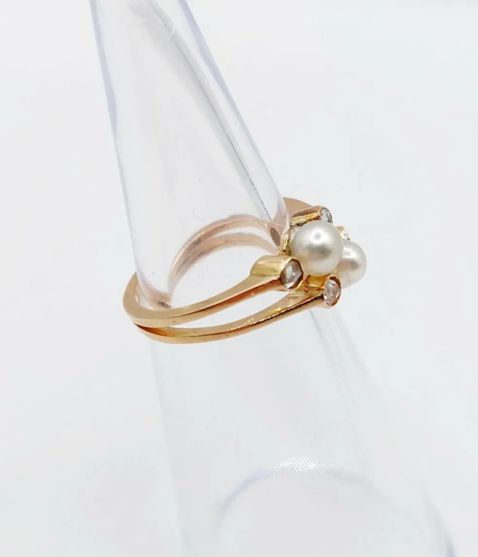 Bague victorienne toi et moi or rose, perles épaulées de diamant (circa 1900)