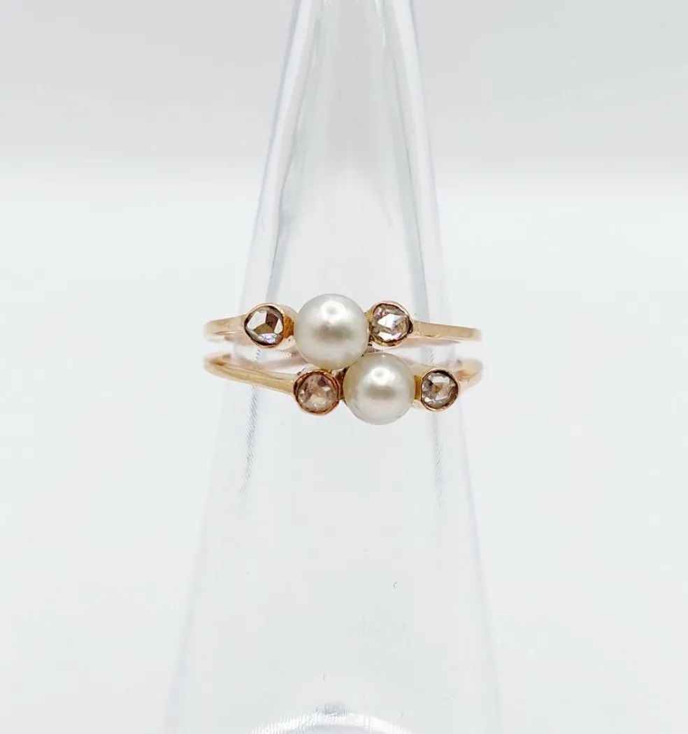 Bague victorienne toi et moi or rose, perles épaulées de diamant (circa 1900)