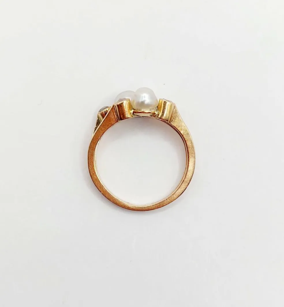 Bague victorienne toi et moi or rose, perles épaulées de diamant (circa 1900)