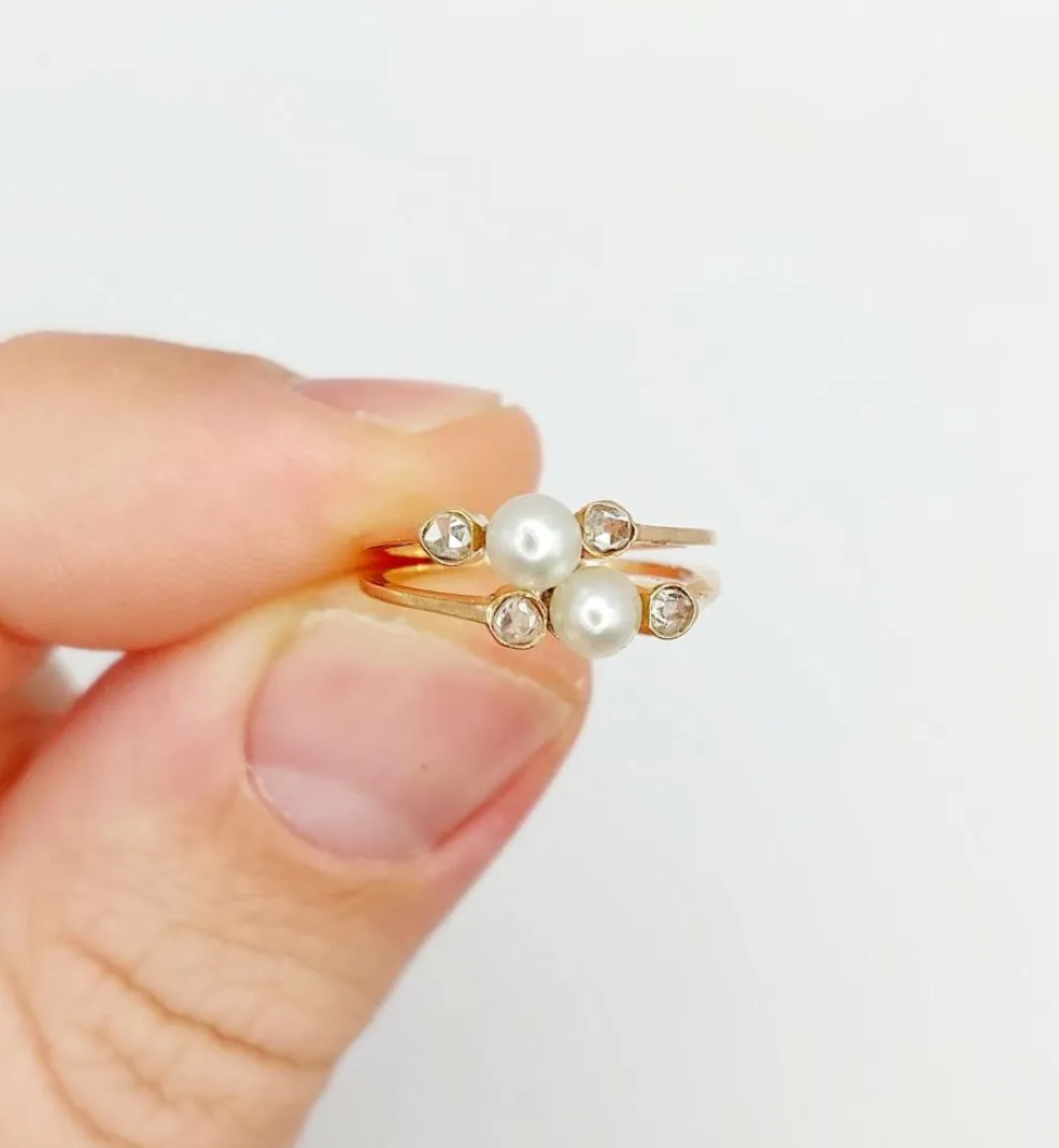 Bague victorienne toi et moi or rose, perles épaulées de diamant (circa 1900)
