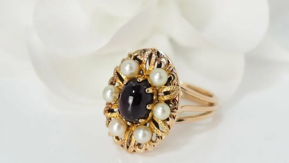 Bague vintage cabochon de Grenat et perles
