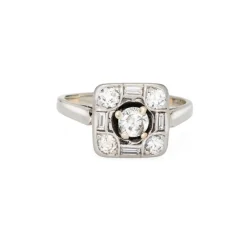 Bague vintage carrée en or blanc avec diamants taille mixte