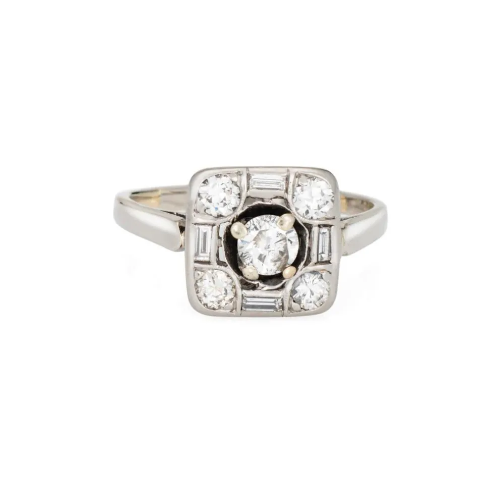 Bague vintage carrée en or blanc avec diamants taille mixte