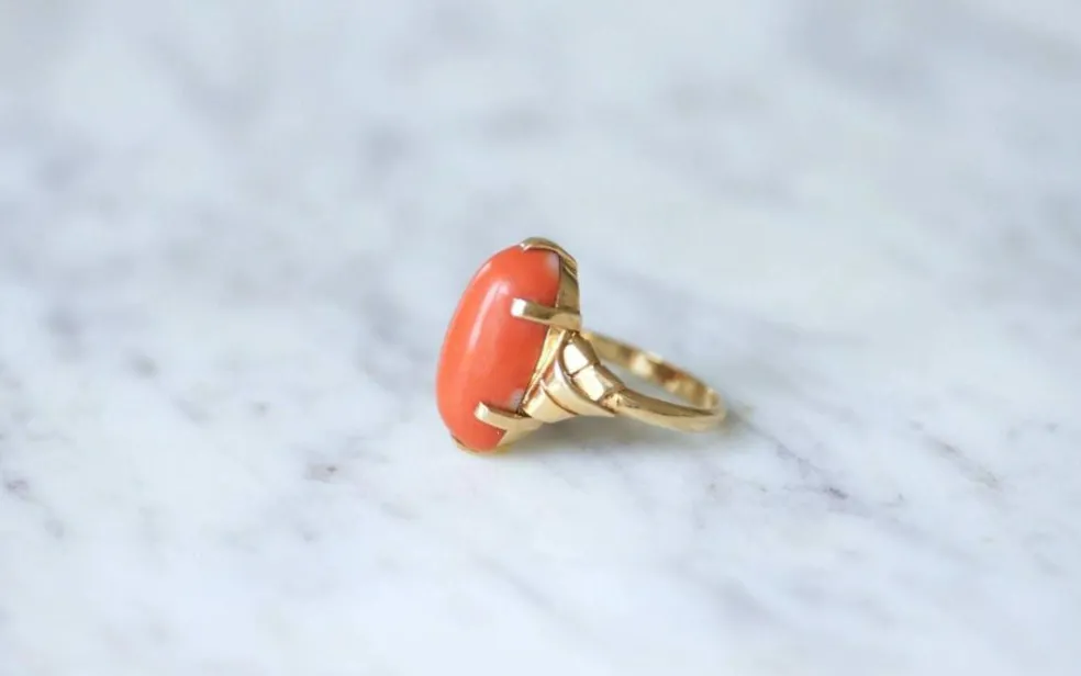 Bague vintage corail sur or