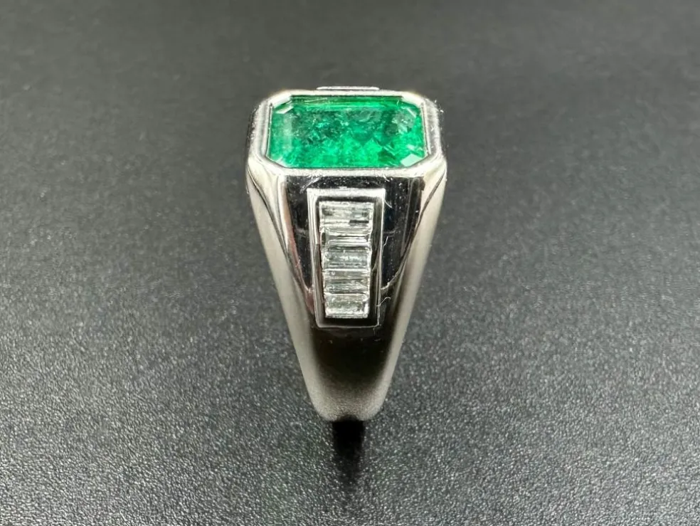 Bague Vintage Emeraude, Diamants, Or Blanc