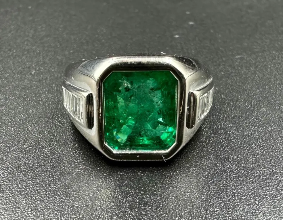 Bague Vintage Emeraude, Diamants, Or Blanc