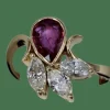 Bague vintage en forme de poire, rubis et diamants marquise