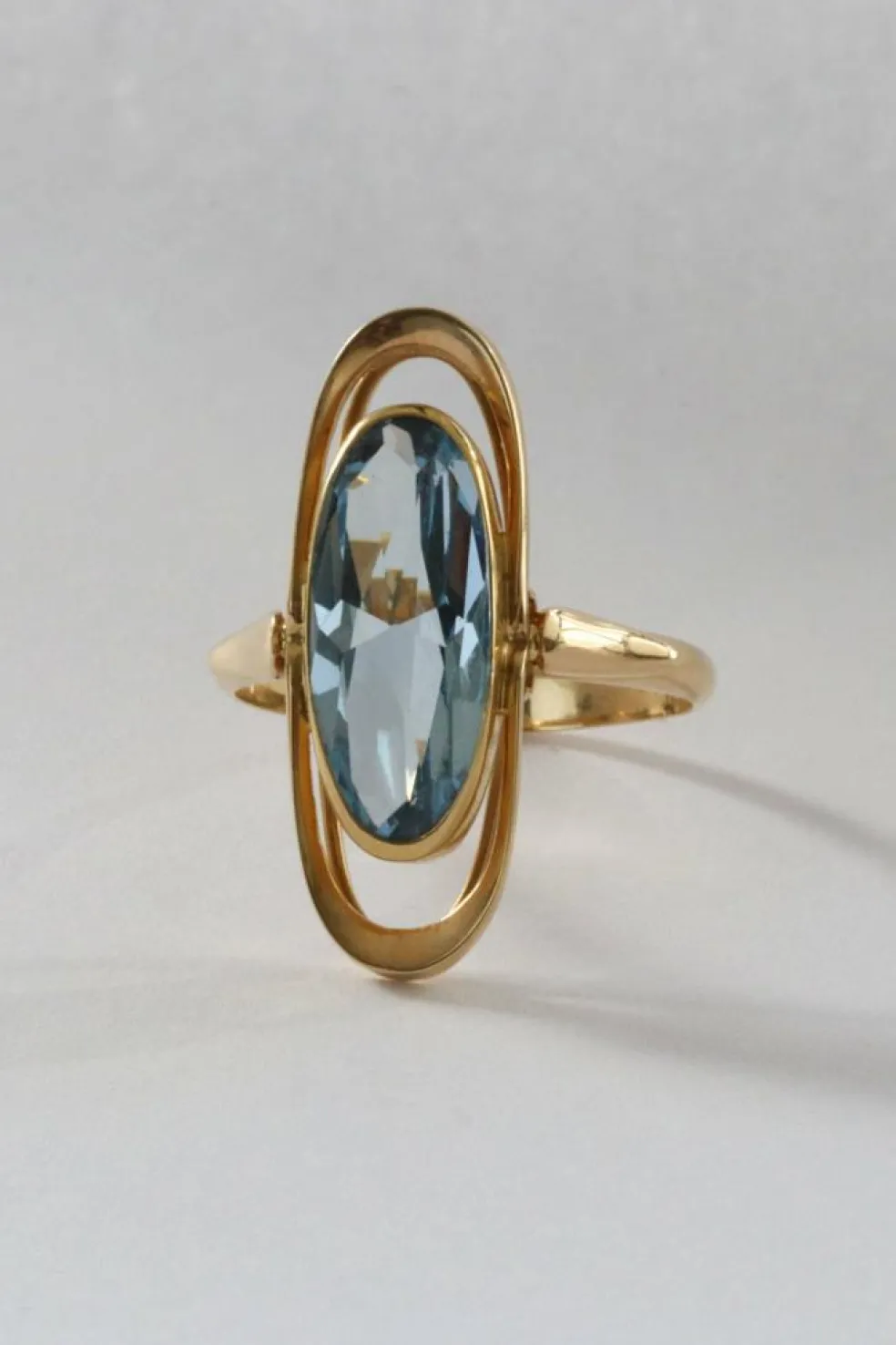 Bague vintage en or 14 carats avec spinelle synthétique