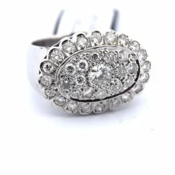 Bague vintage en or blanc et diamants