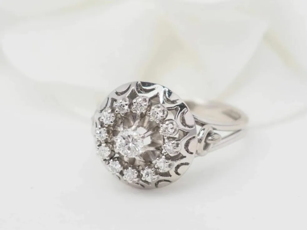 Bague vintage en or blanc, platine et diamants