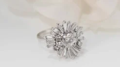 Bague vintage en or blanc et diamants