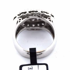 Bague vintage en or blanc et diamants
