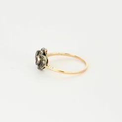 Bague vintage en or, diamants, rubis et saphir.