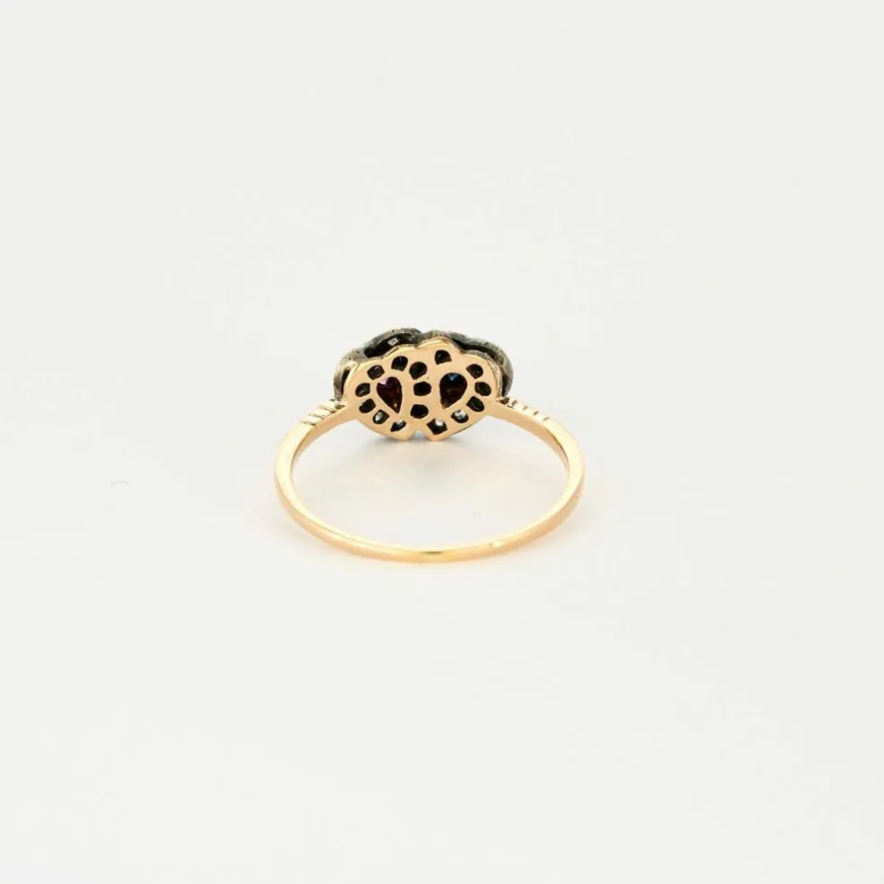 Bague vintage en or, diamants, rubis et saphir.