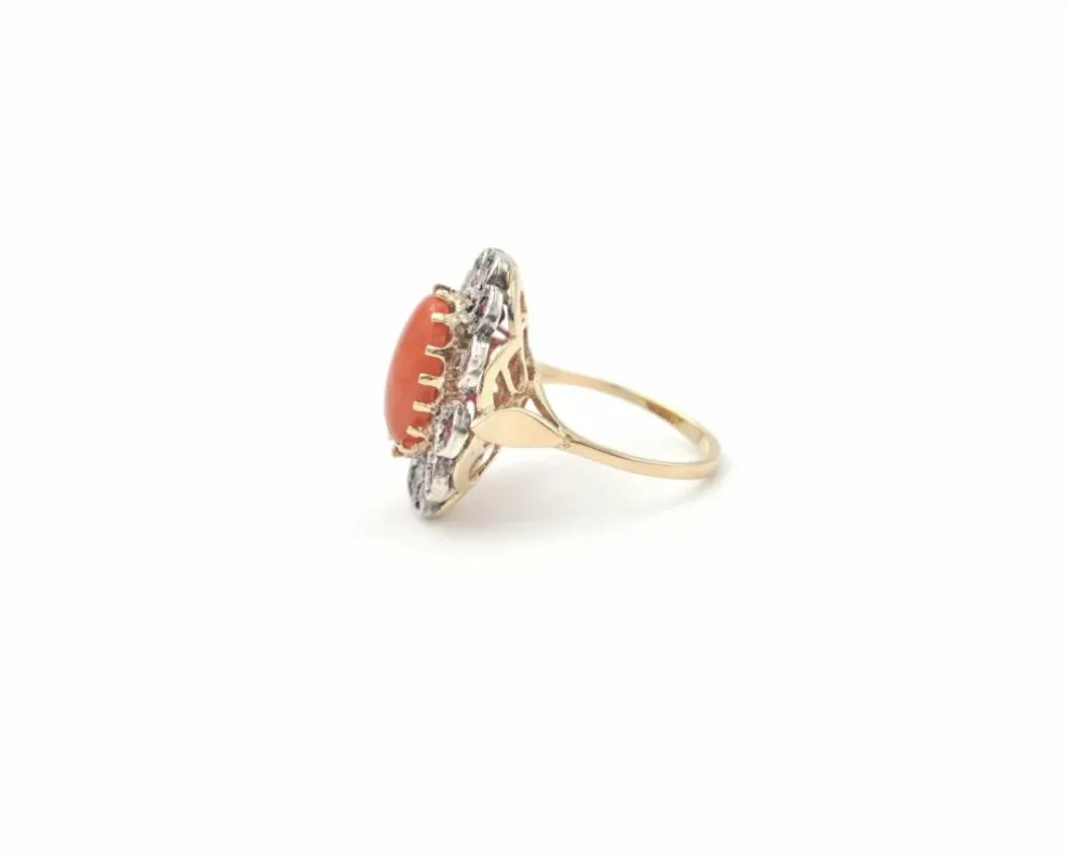 Bague vintage en or et argent avec corail