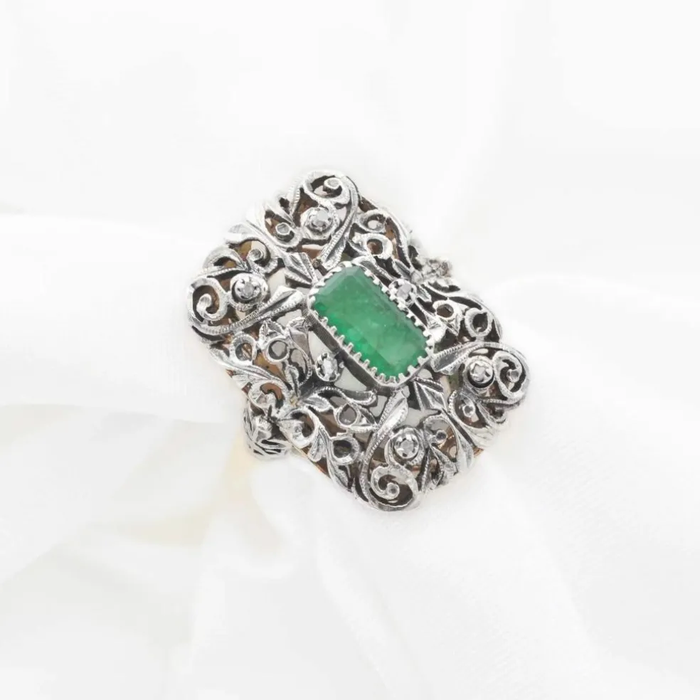 Bague vintage en or et argent avec émeraude