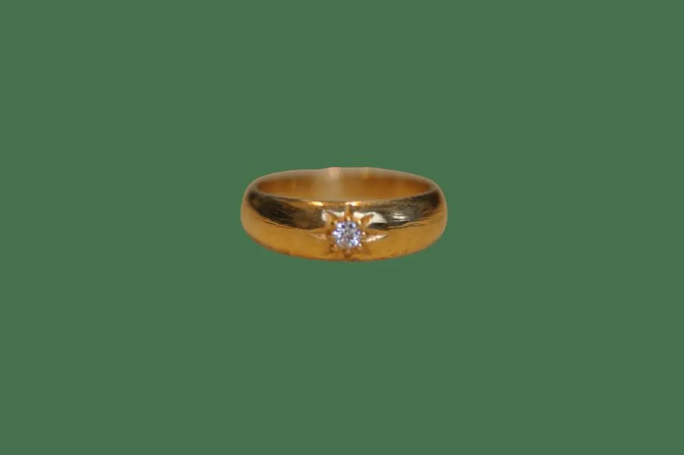 Bague vintage en or jaune pour petit doigt avec diamant