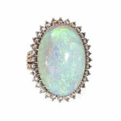 Bague vintage en or jaune 14 carats avec opale et diamant ovale