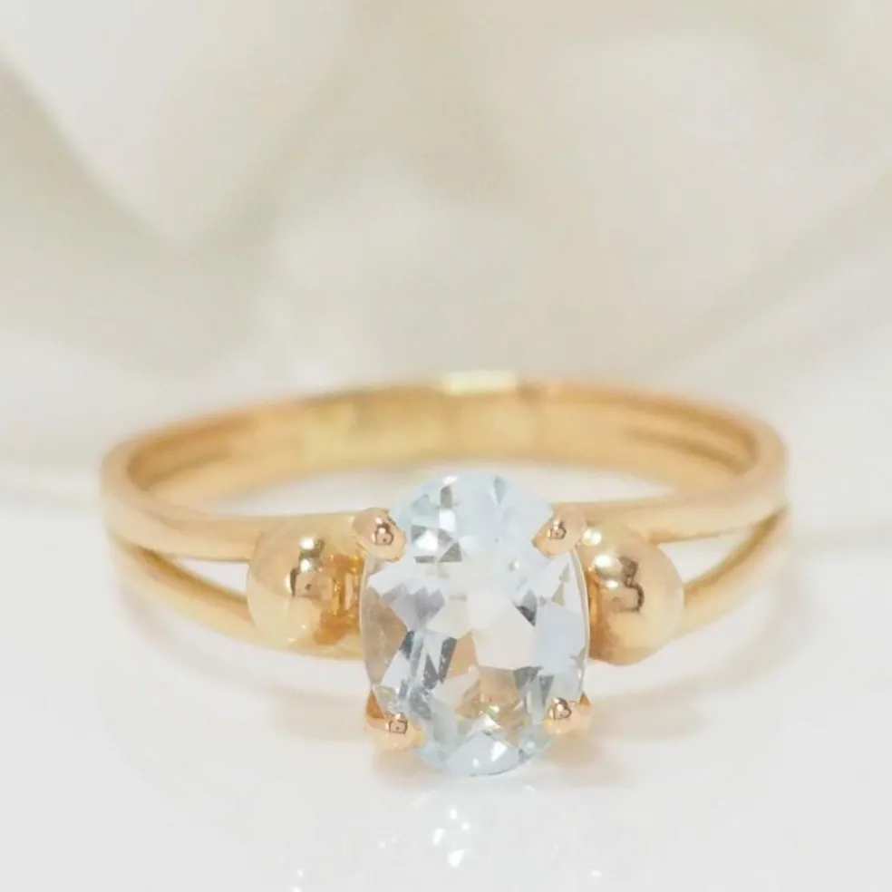 Bague vintage en Or jaune et aigue marine