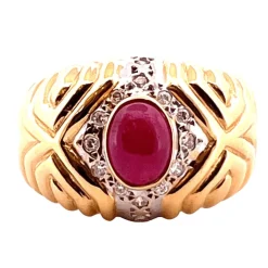 Bague vintage en or jaune, rubis cabochon et diamants