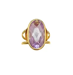 Bague vintage en or jaune 18 sertie d'une belle améthyste ovale