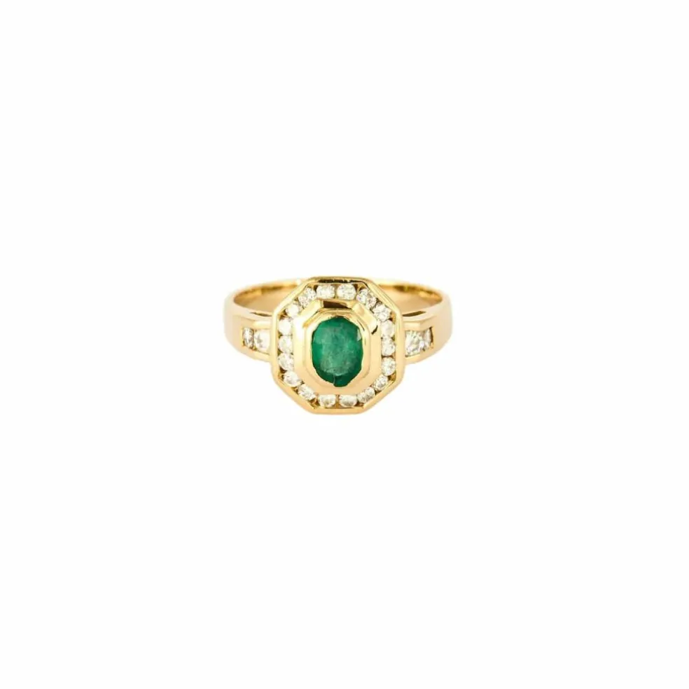 Bague vintage en or jaune 18K, diamants et émeraude.