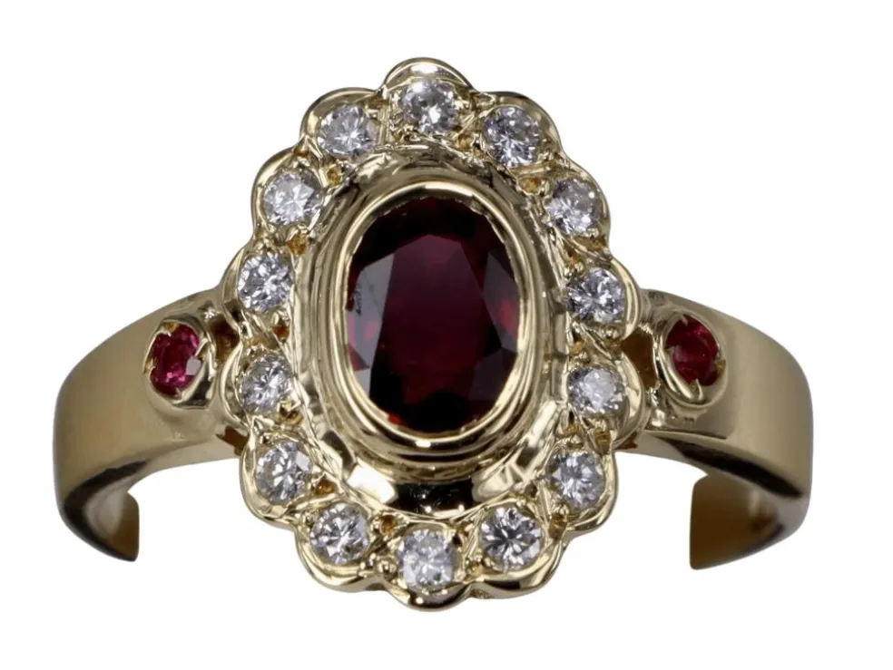 Bague vintage en or jaune lunette rubis et diamants