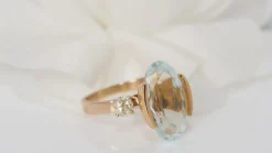 Bague vintage en or jaune, aigue marine et diamants