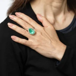 Bague vintage en or jaune 14 carats avec diamants et émeraude de 8,45 ct, taille poire