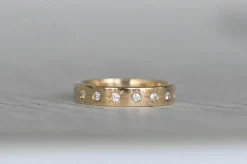 Bague vintage en or jaune et diamants