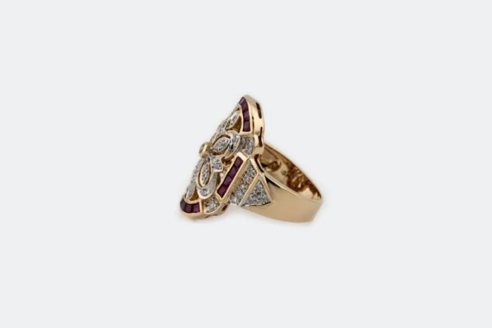 Bague vintage en or jaune avec rubis