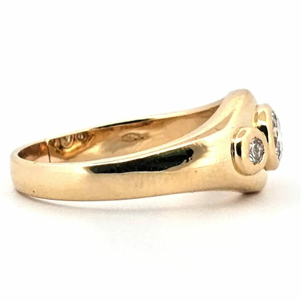 Bague vintage en or jaune et diamants