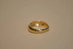 Bague vintage en or jaune pour petit doigt avec diamant
