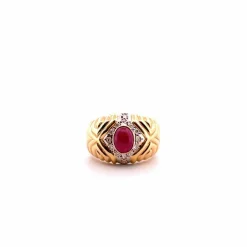 Bague vintage en or jaune, rubis cabochon et diamants