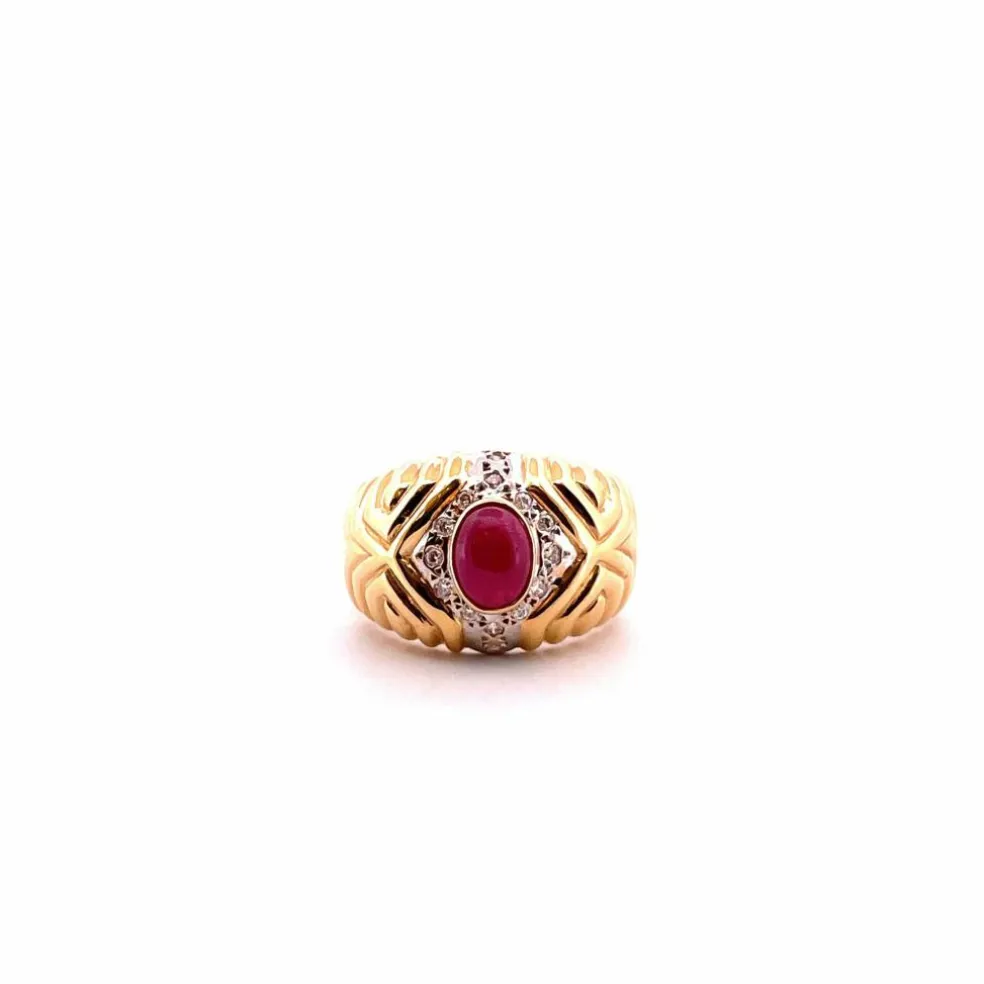 Bague vintage en or jaune, rubis cabochon et diamants
