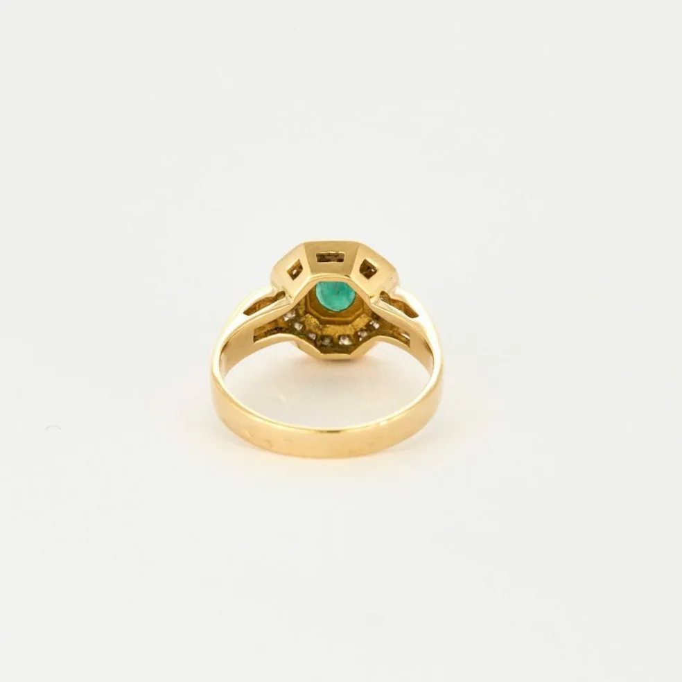 Bague vintage en or jaune 18K, diamants et émeraude.
