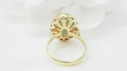 Bague vintage en or jaune et cabochon de Jade