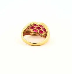 Bague vintage en or jaune , rubis et diamants