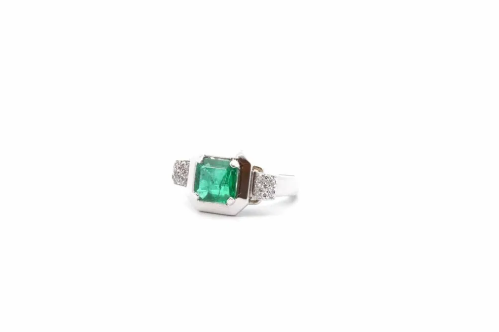Bague vintage émeraude 1,54cts et diamants