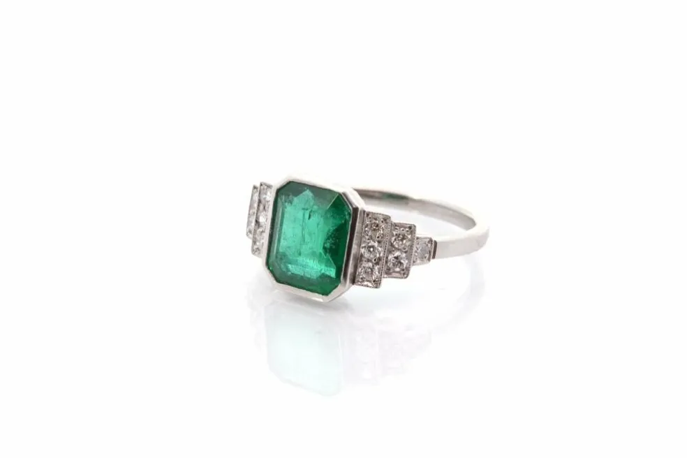 Bague vintage émeraude de 2,65cts et diamants