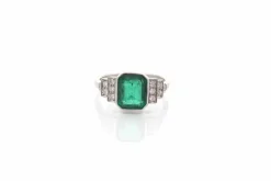 Bague vintage émeraude de 2,65cts et diamants