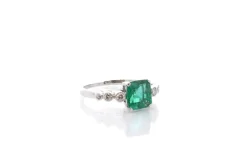 Bague vintage émeraude de 1,90cts